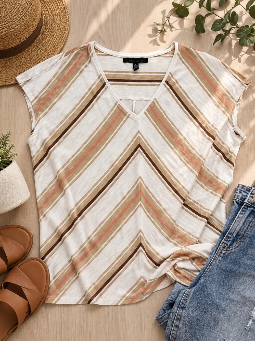 WHBM White House Black Market Striped V Neck Top Large Chevron Pink Tan